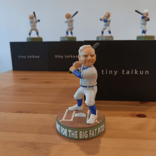 Warren Buffett Figurine - Limited Edition - Image 2